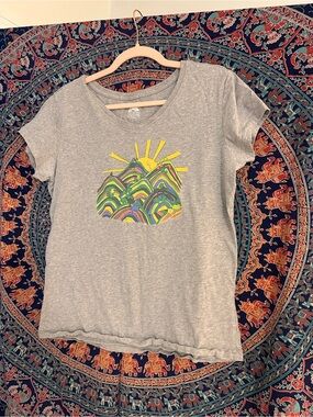 Women's Gray Graphic Tee with Colorful Mountain Print